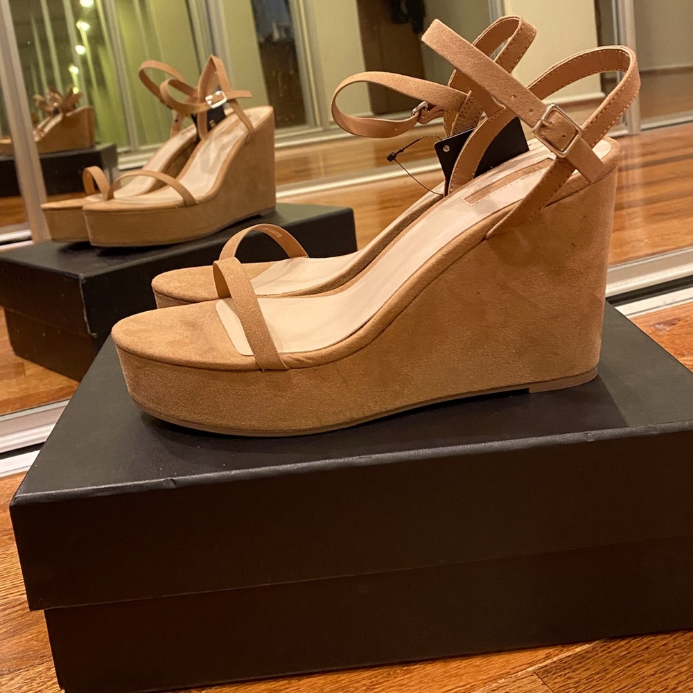 BRAND NEW w/o box: Forever21 wedge sandals